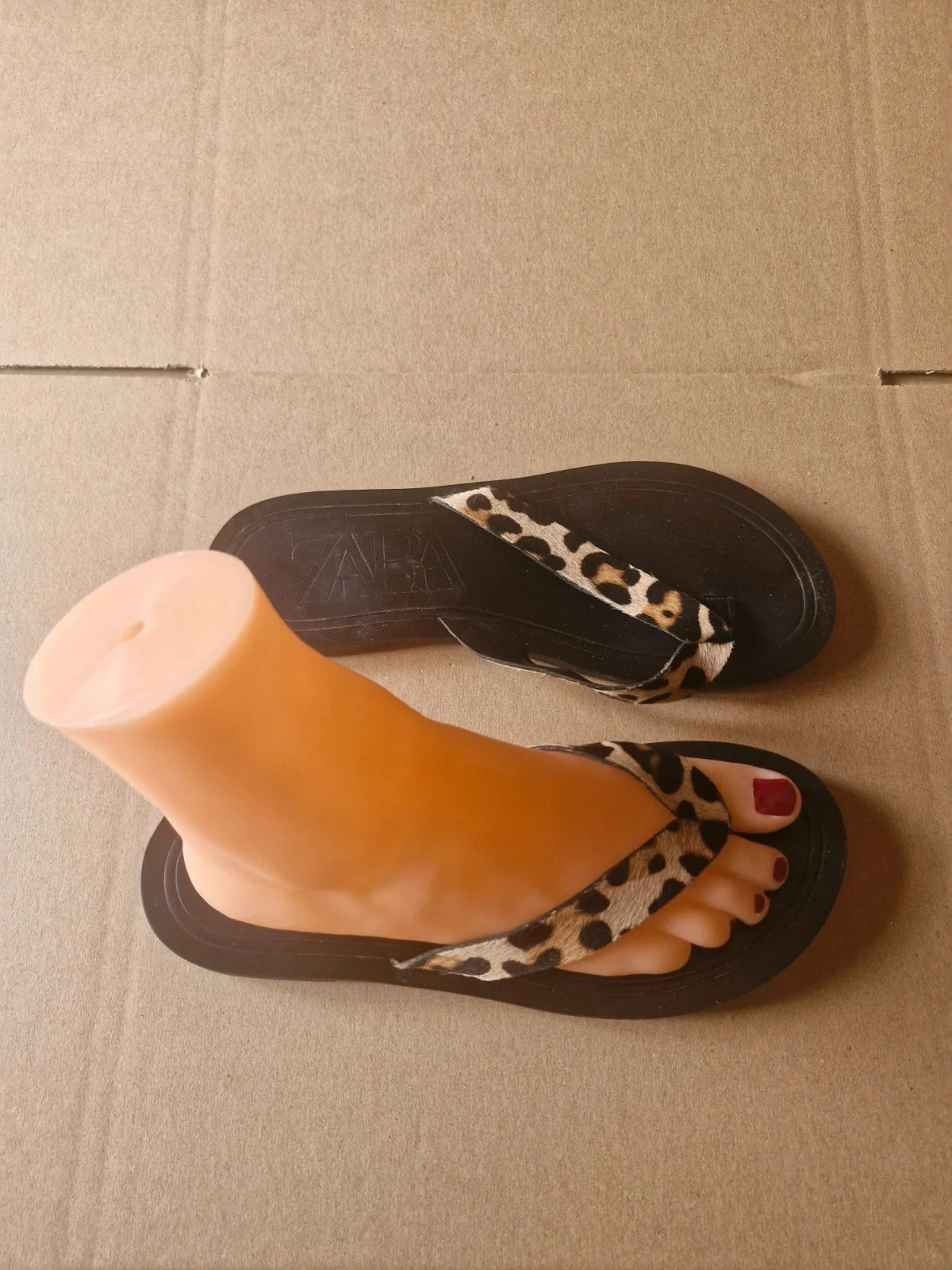 Zara – Chinelos de couro com estampa de leopardo – Tamanho 36 – photo 3